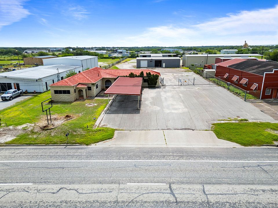 1st image of 2404 S Us Highway 281 #1