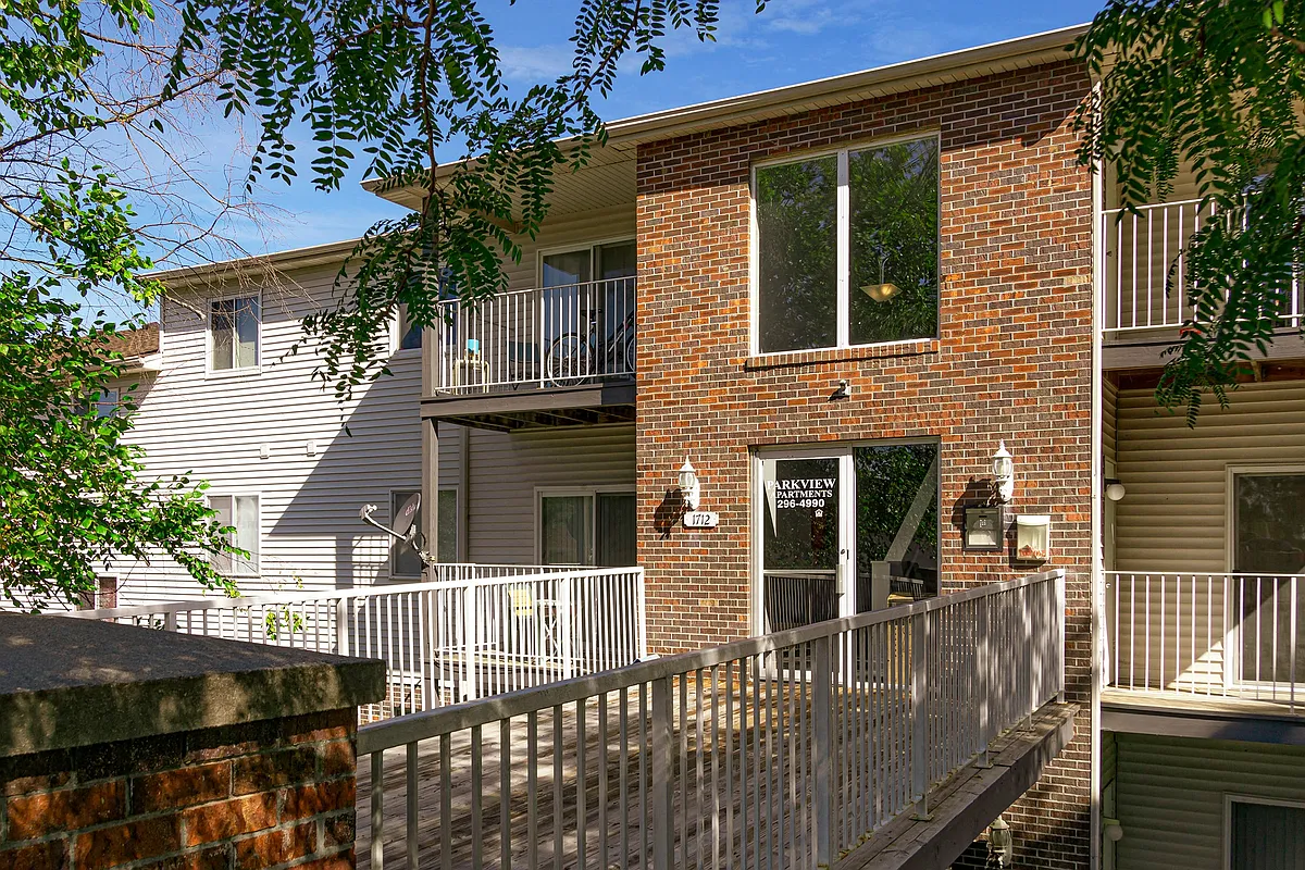 Building Photo - Parkview Apartments