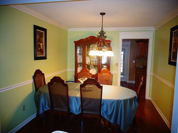 2nd image of 736 Riverbend Blvd