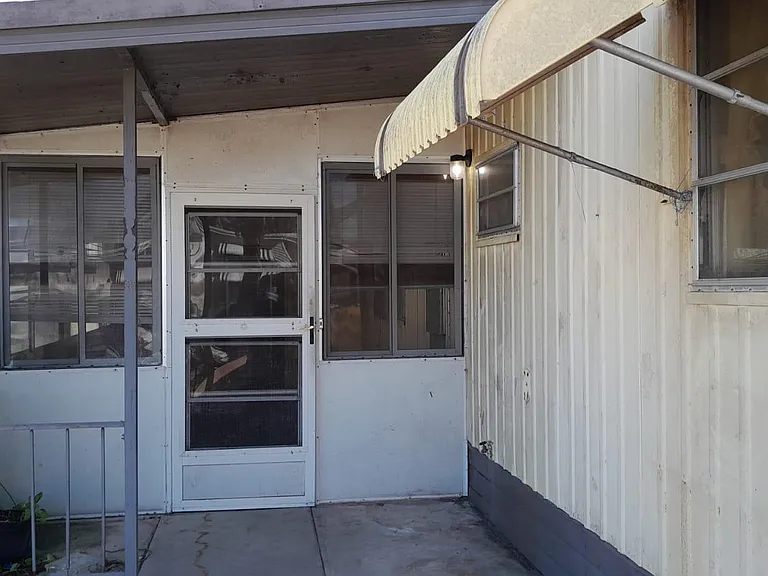 226 Lamplighter Ln — Photo 3