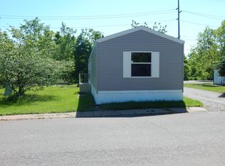 16 Starling Hill Dr, Lake Orion, MI 48359