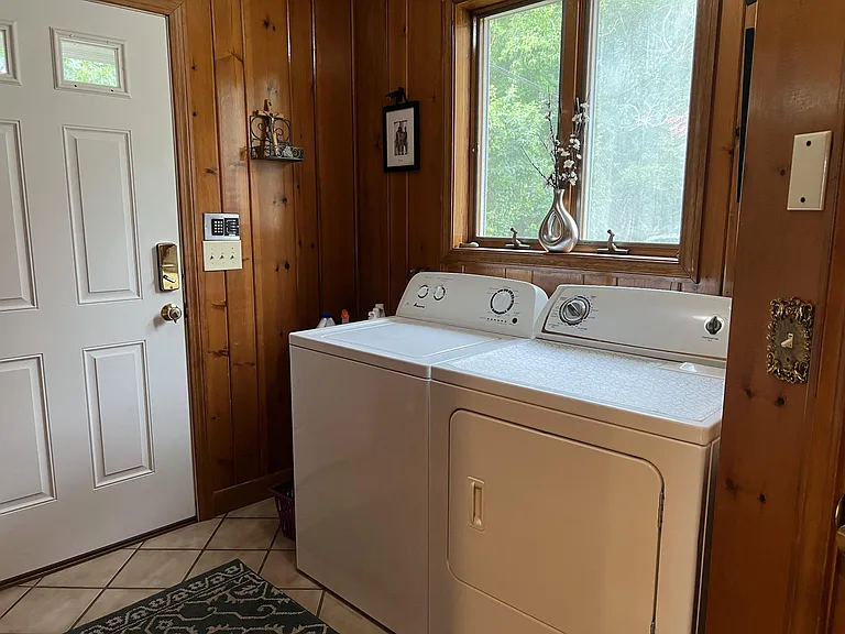 47 Woodland Rd — Photo 11