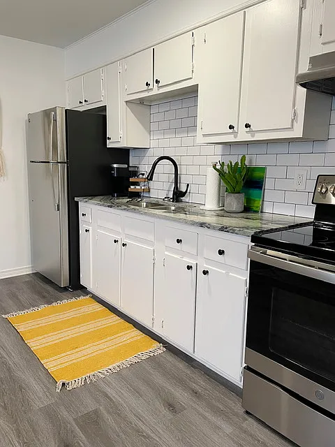1 bed, 1300 sqft, $2,400 — Photo 2