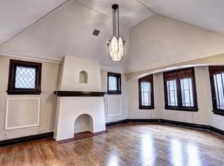 322 S Hanley Rd APT 2S, Saint Louis, MO 63105