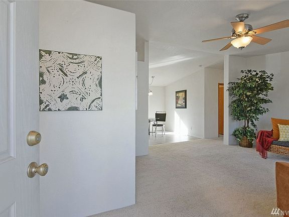 3rd image of 14727 43rd Ave NE Unit 69