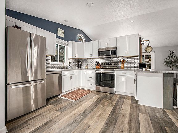 5th image of 4570 Summer Creek Ln SE