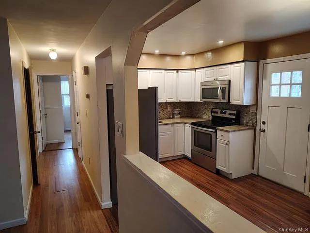 122 W 1st St — Photo 3