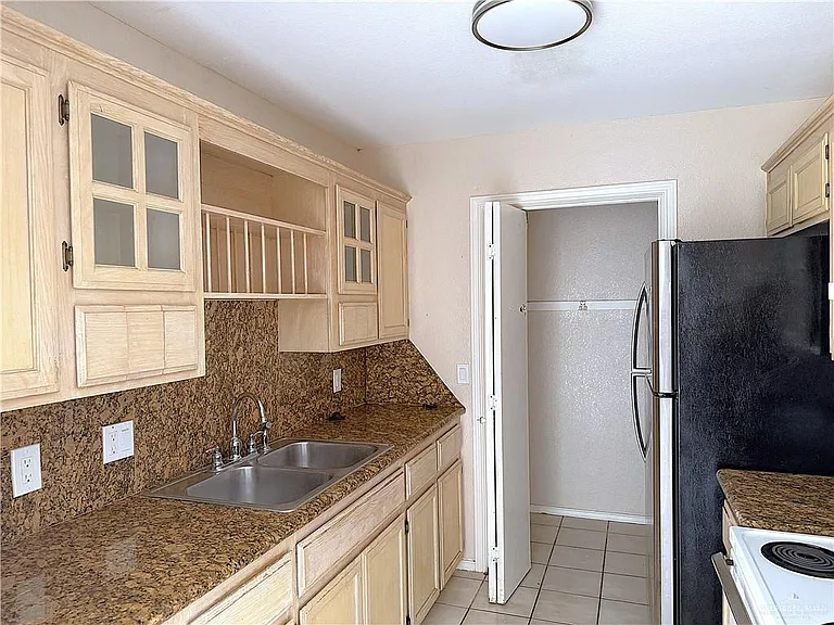 716 Mynah Ave #1 — Photo 9