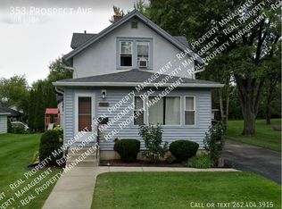 353 Prospect Ave, Pewaukee, WI 53072
