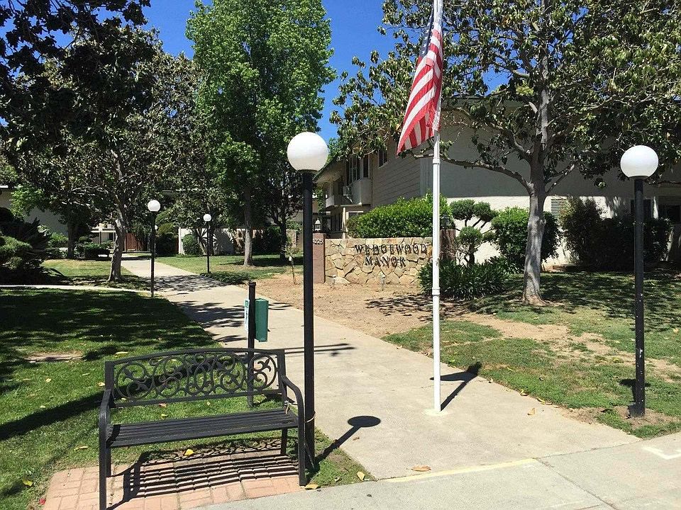 1st image of 14225 Lora Dr APT 31