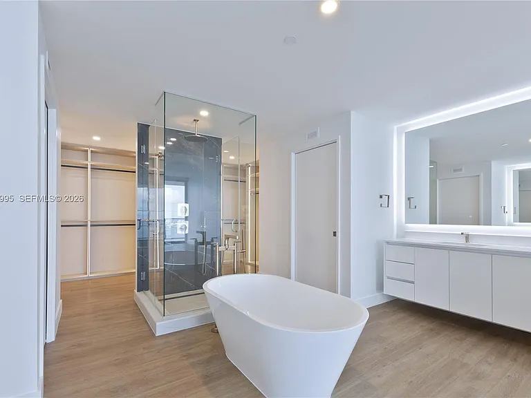 700 NE 24th St #5402 — Photo 44