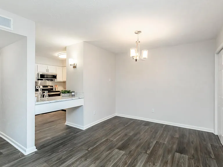 Chase Cove Apartments — Photo 73
