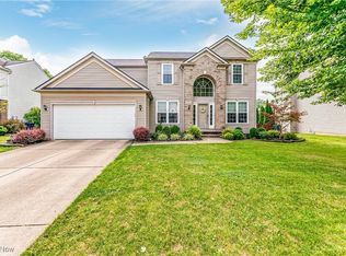 9244 Victoria Ln, North Ridgeville, OH 44039