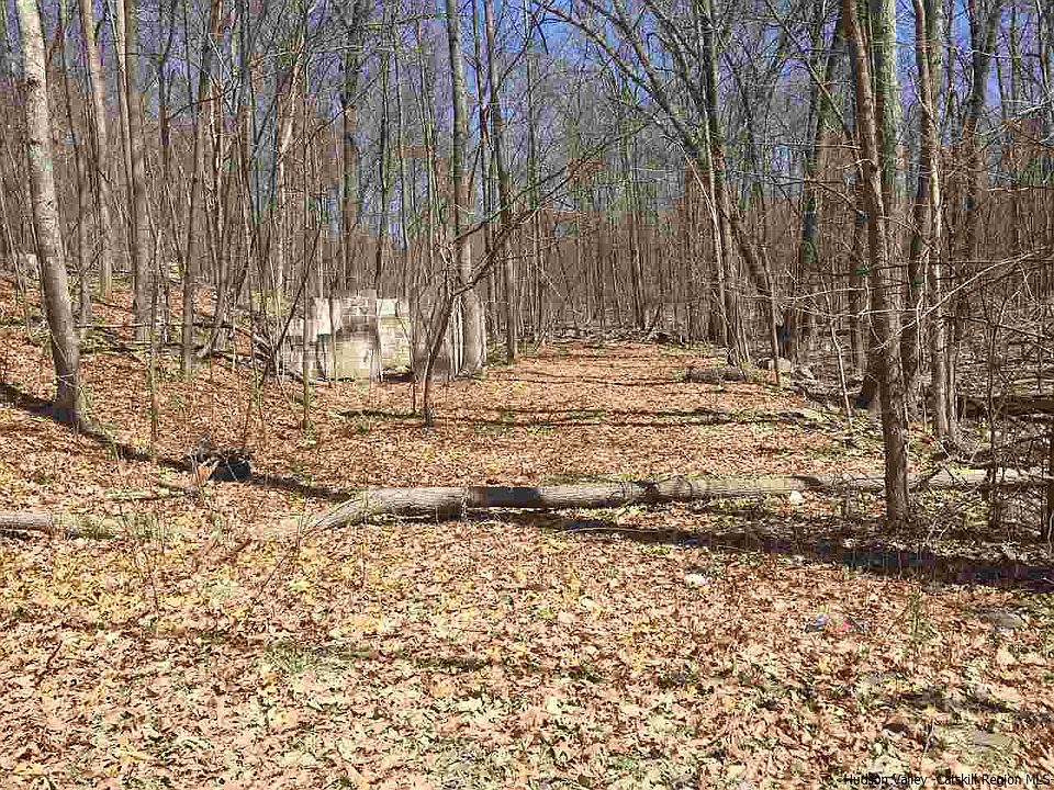2nd image of 211 Huckleberry Tpke