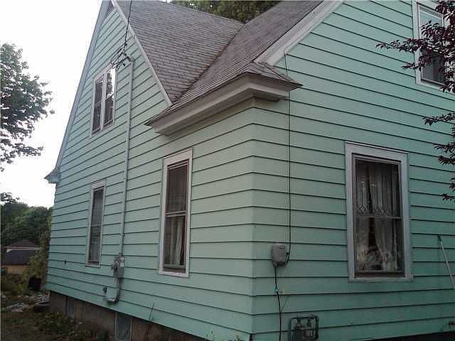2nd image of 32 Spruce St