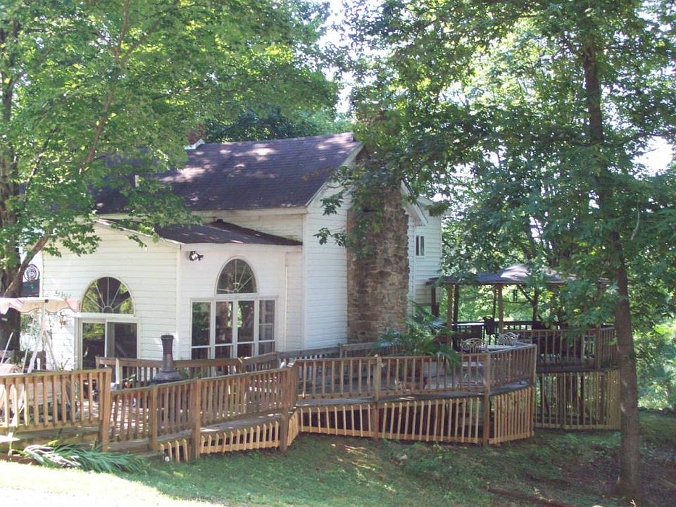 1st image of 702 Woodglen Dr