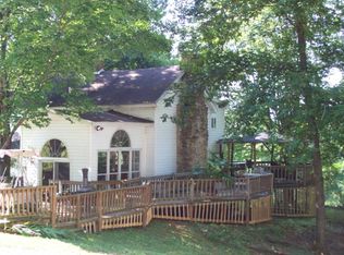 702 Woodglen Dr, Boones Mill, VA 24065