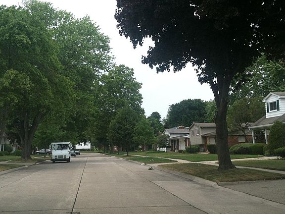 4th image of 21310 Birchwood St