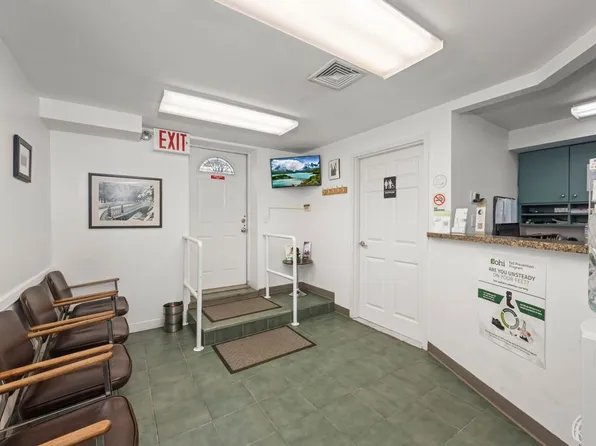 248 Avenue P image 43 of 51