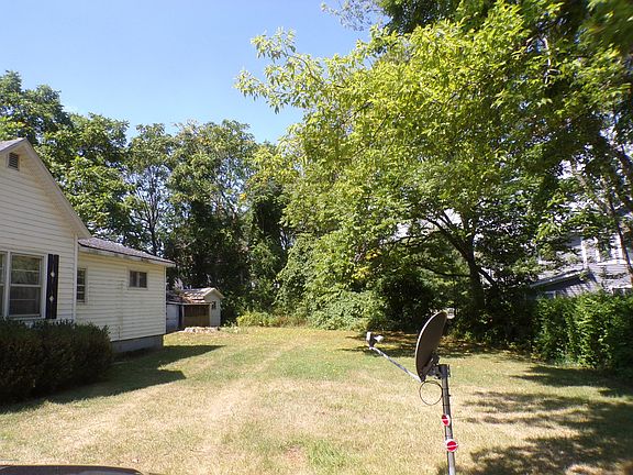 5th image of 756 Indiana Ave