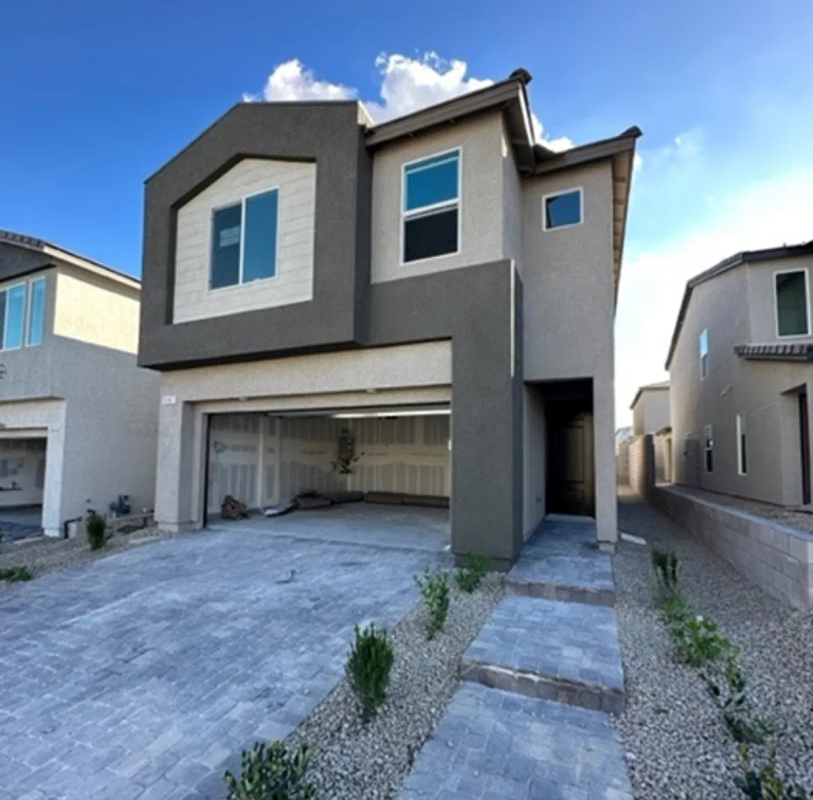 4 bed, 2.5 bath, 2095 sqft, $2,775 — Photo 1