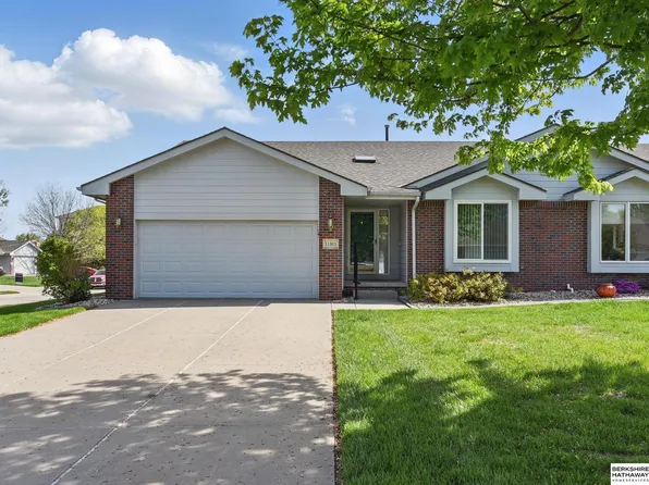 13303 Hillsborough Dr, Omaha, NE 68164