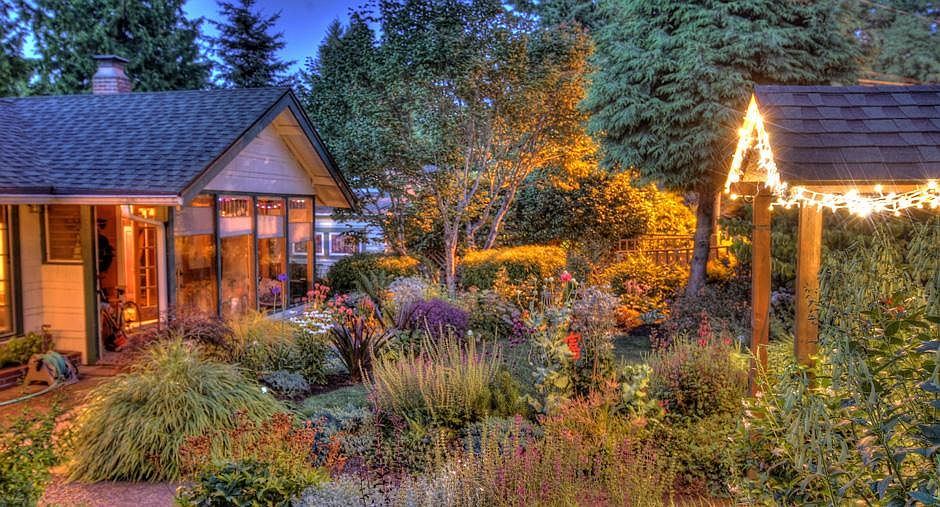 Manicure garden is a warm welcome home