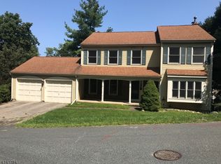18 Sandpiper Dr, Hackettstown, NJ 07840
