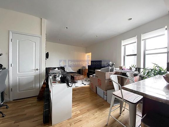 2nd image of 165 Pinehurst Ave APT 5c