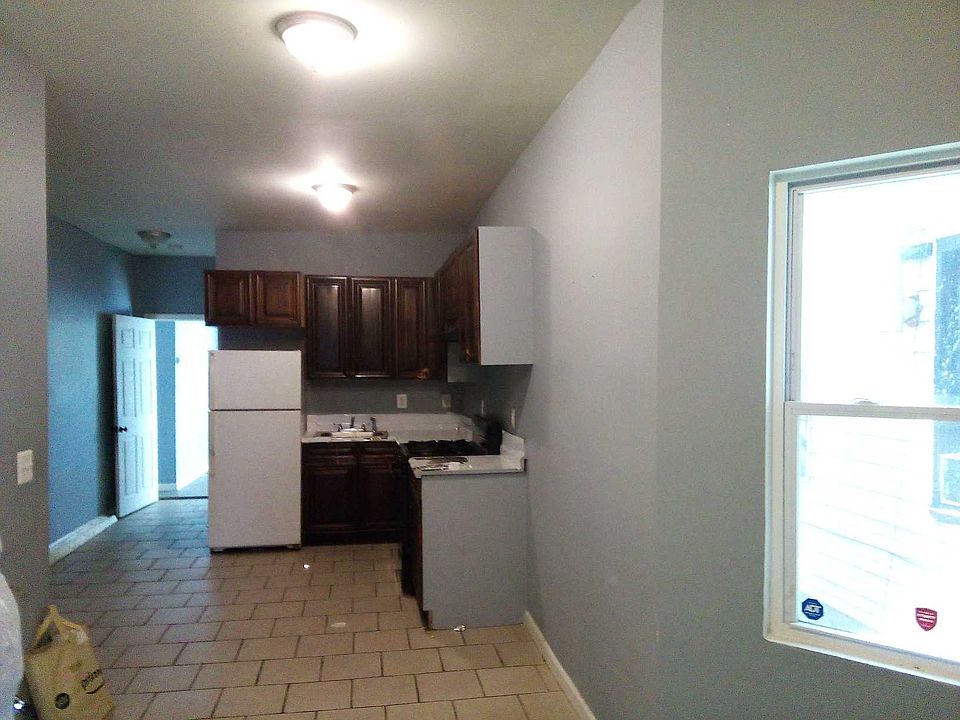 1st image of 75 Bostwick Ave APT 3