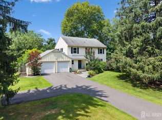 6 Spruce Ln, Princeton, NJ 08540