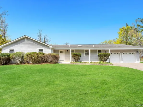 5 Julia Circle, East Setauket, NY 11733