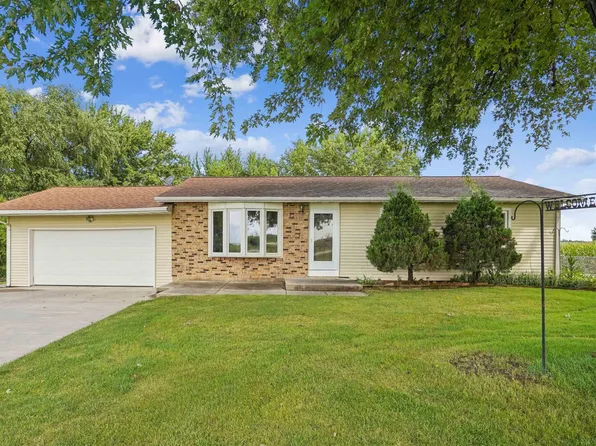 149 E Mount Vernon Rd, Waterloo, IA 50703
