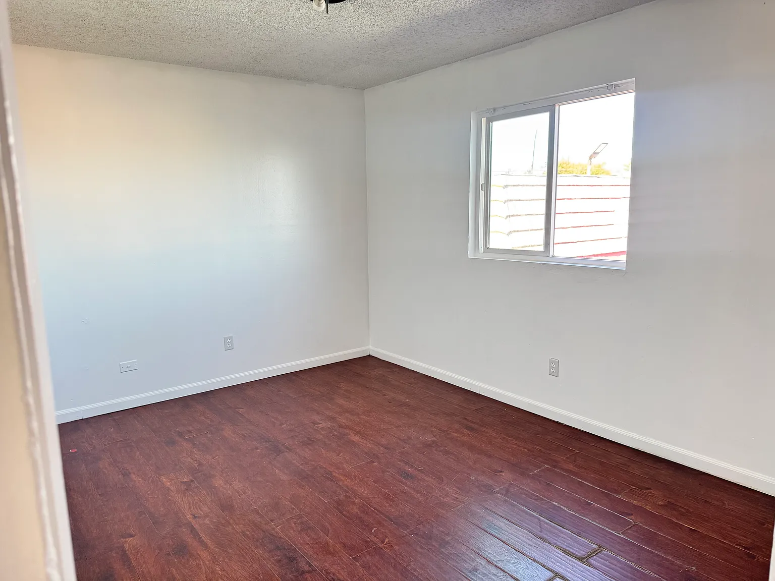 2 bed, 858 sqft, $1,250 — Photo 2