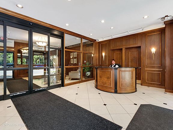 4th image of 2100 N Lincoln Park W APT 5FN