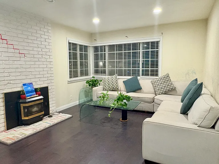 42571 Fontainebleau Park Ln — Photo 8