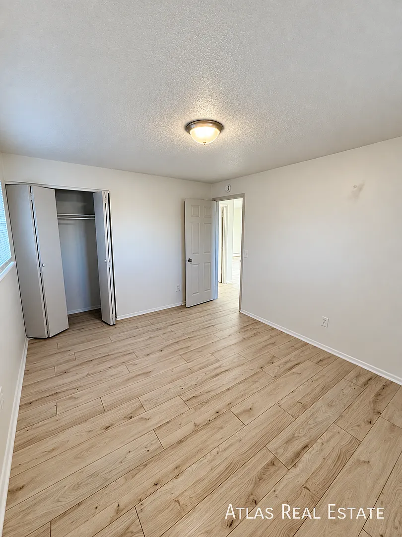 One Month Free! 3-Bedroom with In-Unit Laundry & Utilities Included — Photo 3