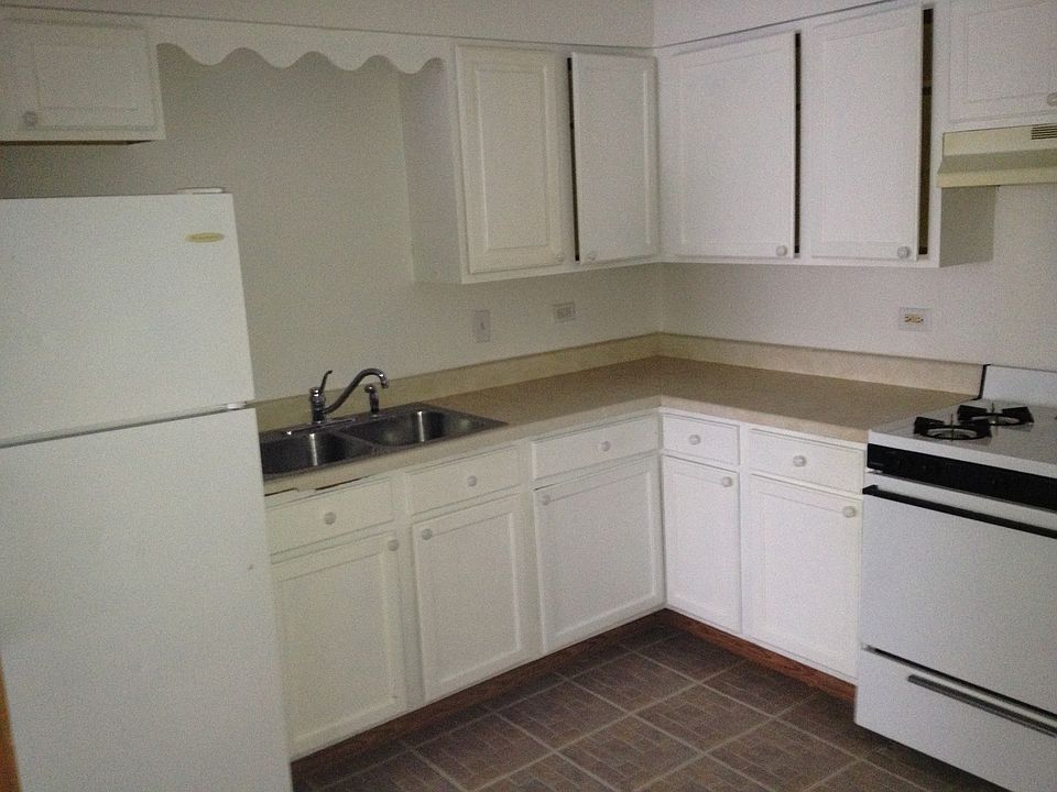 2nd image of 260 E Grand Ave #2