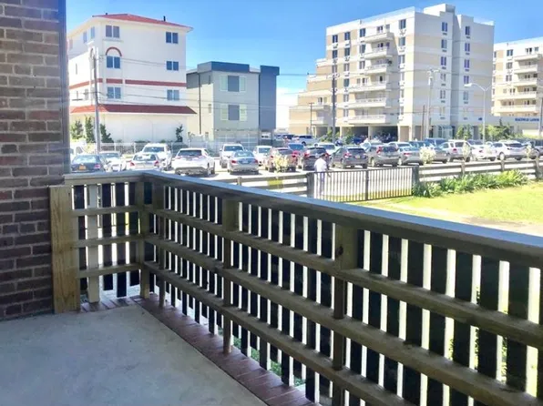 (undisclosed Address), Long Beach, NY 11561