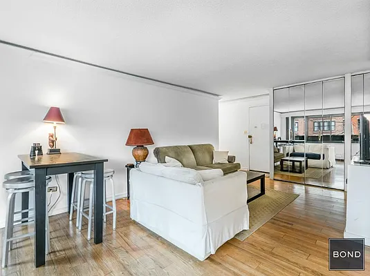 Sold by Bond New York | media 16