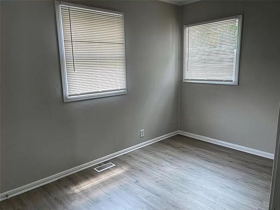 3rd image of 2354 N Moreland Ave