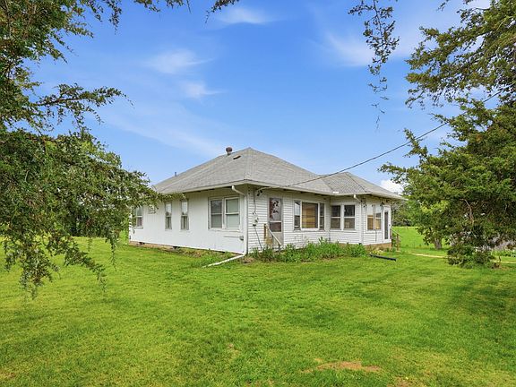 2nd image of 12694 Meredosia Rd