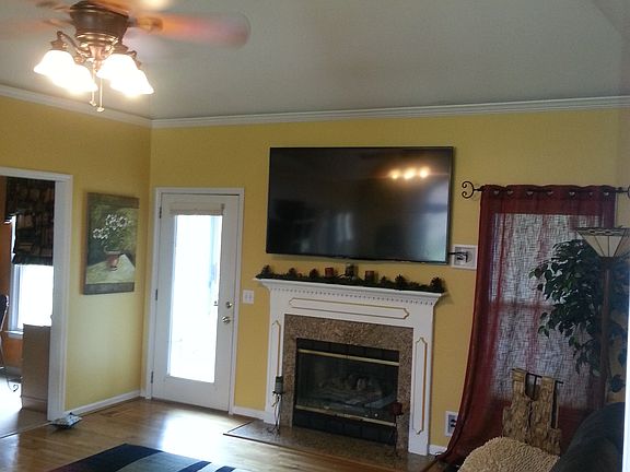 4th image of 1284 Ascot Ln