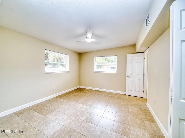2517 Palm Ave — Photo 10