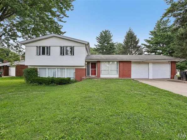 100 Bountiful Dr, Fairview Heights, IL 62208