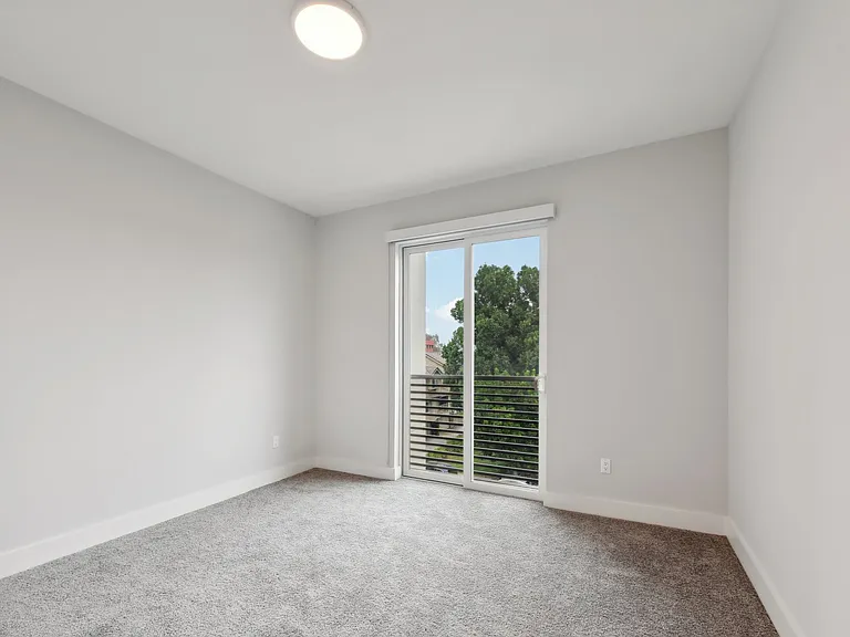 101 Alhambra Square — Photo 12