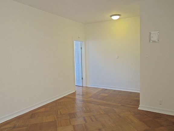 4th image of 446 Saint Johns Pl #7D