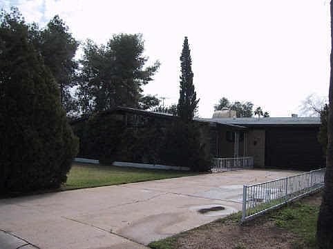 1st image of 6511 N Glenrosa Avenue