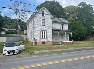 206 Tazewell Ave, Tazewell, VA 24651