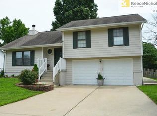 1933 NE Patterson Dr, Lees Summit, MO 64086